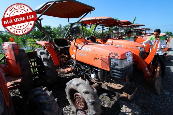 AUC 8 Code 015 แทรกเตอร์ kubota l3408 ราคา เริ่มต้นการประมูล 100,000 บาท