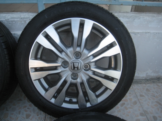 ขายล้อแม็ก Honda city 16" พร้อมยางปี 13 สนใจติดต่อเล็กคลองสามครับ 081-3747940