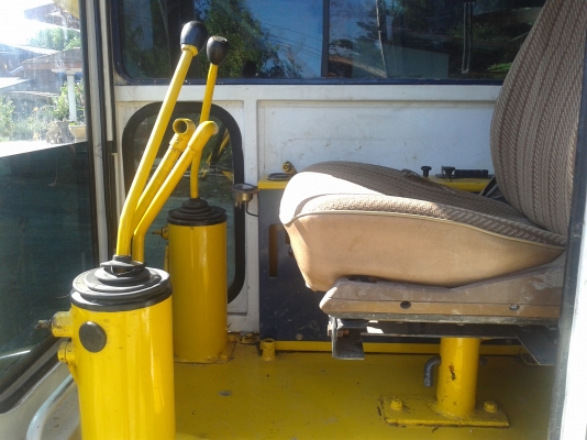 ด่วนครั๊บขายKOMATSU PC60-1 สภาพสวยมีแอร์ พร้อมคนขับ พร้อมลุย พร้อมใช้งาน