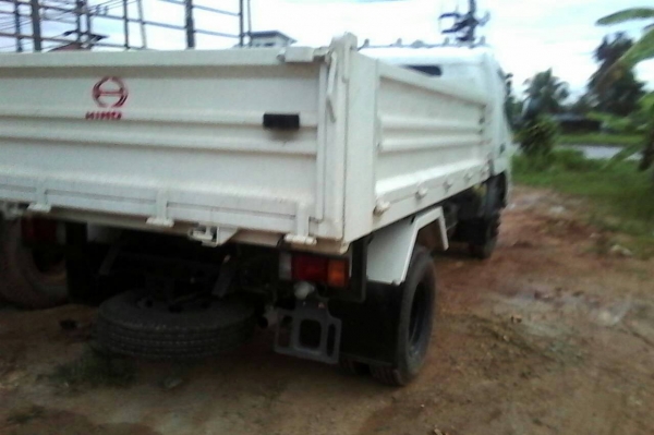 6ล้อดั้ม136แรง ปี*2556 ไมล์1500กม. รถสภาพใหม่ HINO DUTRO...ดั้มยาวแค่3.20ม ตัดจะวางเครน