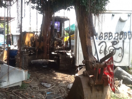 รถขุดแม็คโค pc100 รถขุดแม็คโค pc100