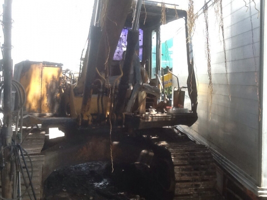 รถขุดแม็คโค pc100