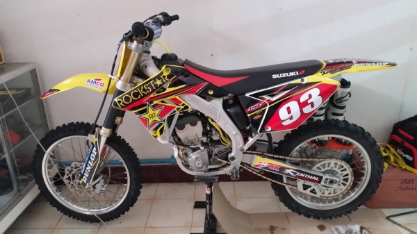 ขาย RMZ-250 ปี 2009 สวยมาก รถ VIP ขี่ ราคาถูกเหมือนได้เปล่า (ธันวาคม นี้เท่านั้น)