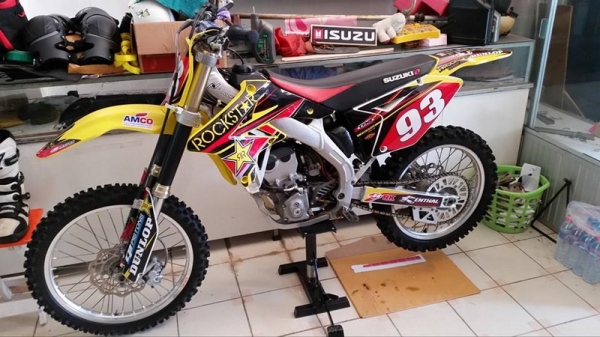 ขาย RMZ-250 ปี 2009 สวยมาก รถ VIP ขี่ ราคาถูกเหมือนได้เปล่า (ธันวาคม นี้เท่านั้น)