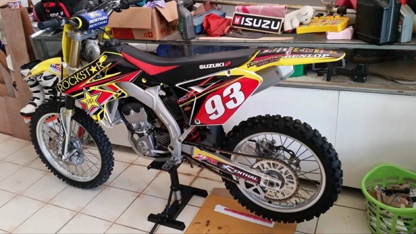 ขาย RMZ-250 ปี 2009 สวยมาก รถ VIP ขี่ ราคาถูกเหมือนได้เปล่า (ธันวาคม นี้เท่านั้น)