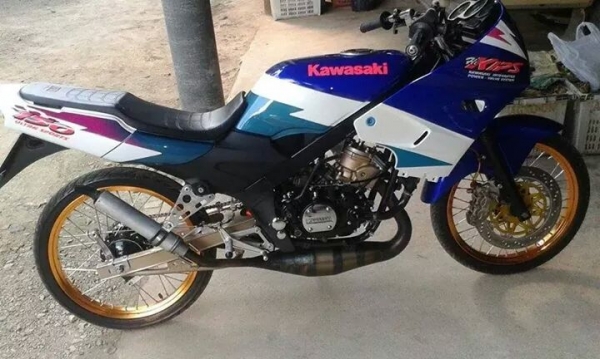 kr 150 เสื้อทอง