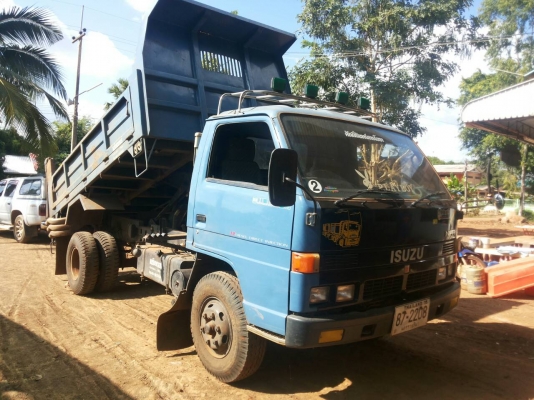 รถบรรทุก 6 ล้อใหญ่ ISUZU  ขายเหมา 3 คัน ราคา 1.23 ล้านบาท