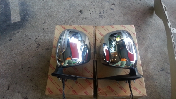 ฝาครอบกระจกมองข้าง D max โครเมี่ยม ฝาครอบกระจกมองข้าง D max โครเมี่ยม