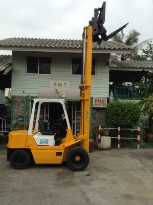 +++ ขายโฟล์คลิฟท์  T.C.M. FD30 Z9  ขนาด  3  ตัน  เครื่องยนต์ดีเซล  เสา  4 เมตร  เกียร์ธรรมดา  งา 1,070  มม.  ยางลม