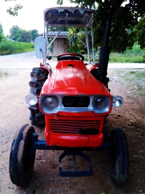 ขาย รถไถ คูโบต้า 30 แรง 55000พร้อมผาน 3บุกเบิก เครื่อง4 สูบ เหมาะสำหรับ ทุนน้อยครับ เครื่องดีครับ ไฮดรดลิคดีครับ ทำไร่ได้ครับ    ทำนาก็ดีครับ สวยๆพร้อมลุย !!ครับผม