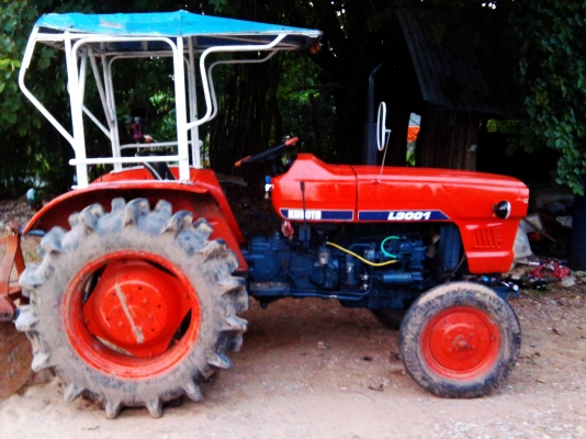 ขาย รถไถ คูโบต้า 30 แรง 55000พร้อมผาน 3บุกเบิก เครื่อง4 สูบ เหมาะสำหรับ ทุนน้อยครับ เครื่องดีครับ ไฮดรดลิคดีครับ ทำไร่ได้ครับ    ทำนาก็ดีครับ สวยๆพร้อมลุย !!ครับผม