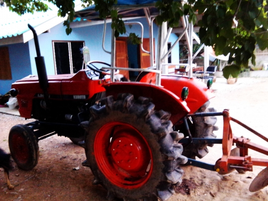 ขาย รถไถ คูโบต้า 30 แรง 55000พร้อมผาน 3บุกเบิก เครื่อง4 สูบ เหมาะสำหรับ ทุนน้อยครับ เครื่องดีครับ ไฮดรดลิคดีครับ ทำไร่ได้ครับ    ทำนาก็ดีครับ สวยๆพร้อมลุย !!ครับผม