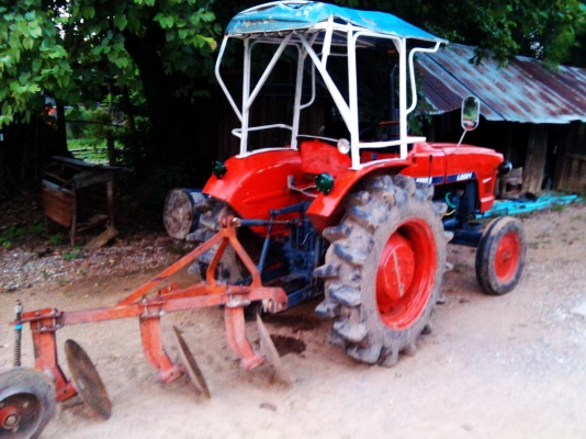 ขาย รถไถ คูโบต้า 30 แรง 55000พร้อมผาน 3บุกเบิก เครื่อง4 สูบ เหมาะสำหรับ ทุนน้อยครับ เครื่องดีครับ ไฮดรดลิคดีครับ ทำไร่ได้ครับ    ทำนาก็ดีครับ สวยๆพร้อมลุย !!ครับผม