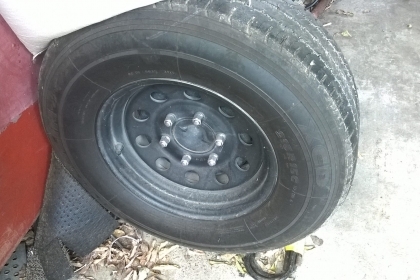 ล้อกระทะบรรทุกหนัก พร้อมยาง xcd 215r15