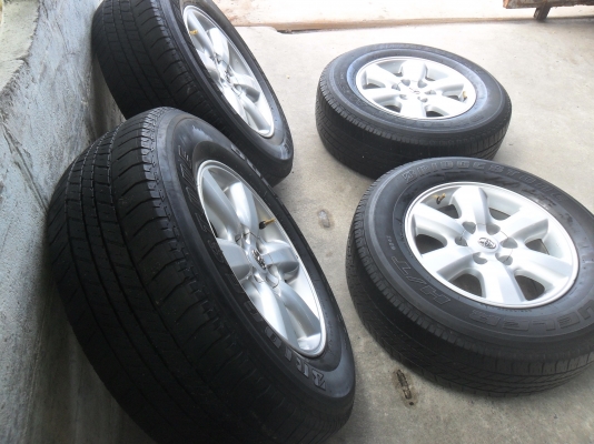 ล้อแม็ก 17นิ้ว 6รู โตโยต้า พร้อมยาง สวยๆ 4 ล้อ ราคา 7900 บาท ล้อแม็ก 17นิ้ว 6รู โตโยต้า พร้อมยาง สวยๆ 4 ล้อ ราคา 7900 บาท