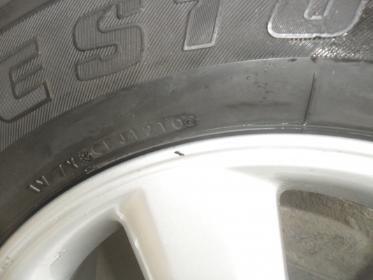 ล้อแม็ก 17นิ้ว 6รู โตโยต้า พร้อมยาง สวยๆ 4 ล้อ ราคา 7900 บาท