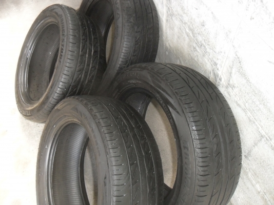 ยาง BRIDGESTONE 205/55R16ปี13 สวยๆ 4 เส้น ราคา 2300 บาท