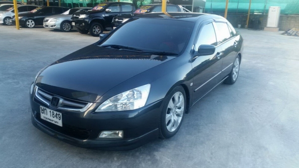 HONDA ACCORD ปี 2004 ขายรถสวย ARIBAG คู่ หน้า เบรคระบบ ABS ล้อ MAX เบาะหนัง มีสปอรต์ไลท์ เครื่องเดิม ช่วงล่างดี ภายในลายไม้สภาพดี สีสวย รภพร้อมใช้งาน จัดไฟแนนได้ ฟรีดาวน์