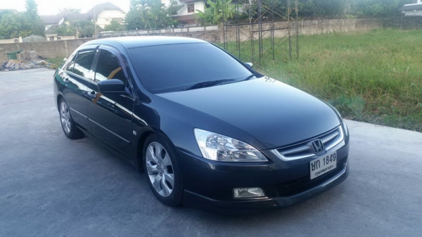 HONDA ACCORD ปี 2004 ขายรถสวย ARIBAG คู่ หน้า เบรคระบบ ABS ล้อ MAX เบาะหนัง มีสปอรต์ไลท์ เครื่องเดิม ช่วงล่างดี ภายในลายไม้สภาพดี สีสวย รภพร้อมใช้งาน จัดไฟแนนได้ ฟรีดาวน์