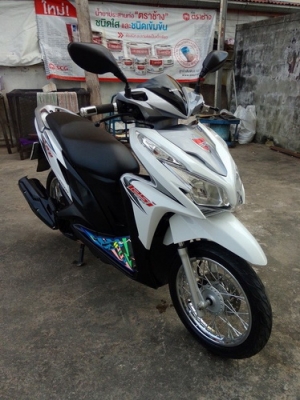 Click 125i สีขาว-เทา สภาพวิ้งๆสวยราคาถูกๆครับ