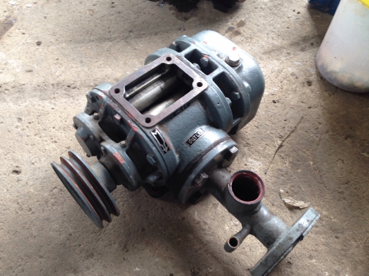 ขายโบวเวอร์อัดอากาศ Unozawa-gumi made in Japan ใช้กับมอเตอร์ 3-5 HP. สภาพสวย หมุนนิ่ม พร้อมใช้งาน