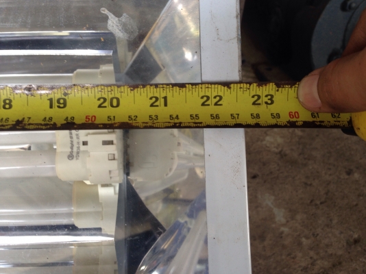 ขายโคมไฟโรงงานแบบหลอดประหยัด สภาพสวย มีหลายชุดครับ