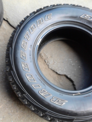 245/75R16 BRIDGESTONE DUELER A/T  มี 1 เส้น  TEL.081-427-3941