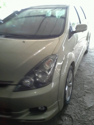 TOYOTA WISH เกียร์ออโต้ ปี 2004 กินแกสหัวฉีด ถังโดนัทแล้วครับ ไมล์น้อย