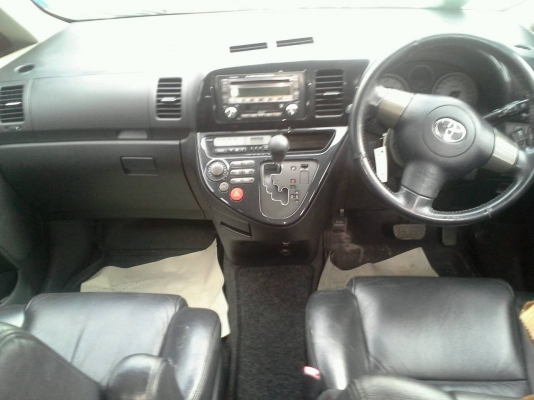 TOYOTA WISH เกียร์ออโต้ ปี 2004 กินแกสหัวฉีด ถังโดนัทแล้วครับ ไมล์น้อย