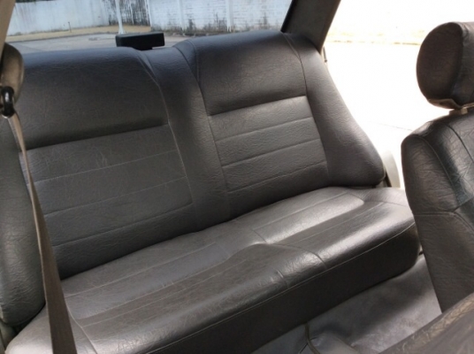 ขายนิสสัน ซันนี่ B11 ปี 93 เครื่อง 1.3 เกียร์ออโต้ กระจกไฟฟ้าคู่หน้า เบาะหนังสวยๆ ไม่มีขาด แอร์เย็น สีมีริ้วรอย เครื่องดี เกียร์เปลี่ยนนิ่ม ยางดี รถขับกลับได้เลยครับ เอกสารพร้อมครับ