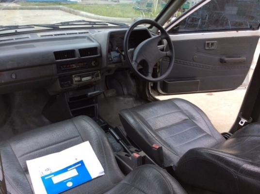 ขายนิสสัน ซันนี่ B11 ปี 93 เครื่อง 1.3 เกียร์ออโต้ กระจกไฟฟ้าคู่หน้า เบาะหนังสวยๆ ไม่มีขาด แอร์เย็น สีมีริ้วรอย เครื่องดี เกียร์เปลี่ยนนิ่ม ยางดี รถขับกลับได้เลยครับ เอกสารพร้อมครับ