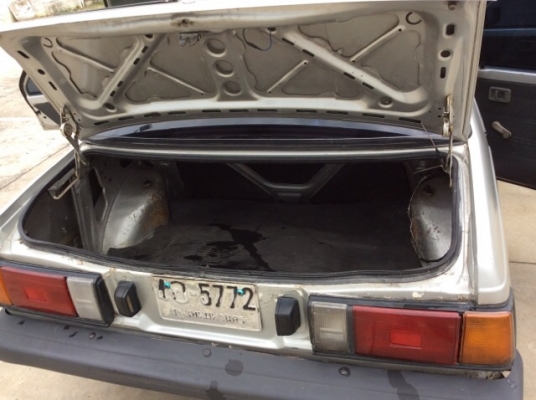 ขายนิสสัน ซันนี่ B11 ปี 93 เครื่อง 1.3 เกียร์ออโต้ กระจกไฟฟ้าคู่หน้า เบาะหนังสวยๆ ไม่มีขาด แอร์เย็น สีมีริ้วรอย เครื่องดี เกียร์เปลี่ยนนิ่ม ยางดี รถขับกลับได้เลยครับ เอกสารพร้อมครับ