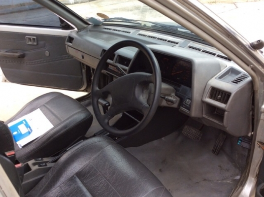 ขายนิสสัน ซันนี่ B11 ปี 93 เครื่อง 1.3 เกียร์ออโต้ กระจกไฟฟ้าคู่หน้า เบาะหนังสวยๆ ไม่มีขาด แอร์เย็น สีมีริ้วรอย เครื่องดี เกียร์เปลี่ยนนิ่ม ยางดี รถขับกลับได้เลยครับ เอกสารพร้อมครับ