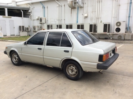 ขายนิสสัน ซันนี่ B11 ปี 93 เครื่อง 1.3 เกียร์ออโต้ กระจกไฟฟ้าคู่หน้า เบาะหนังสวยๆ ไม่มีขาด แอร์เย็น สีมีริ้วรอย เครื่องดี เกียร์เปลี่ยนนิ่ม ยางดี รถขับกลับได้เลยครับ เอกสารพร้อมครับ