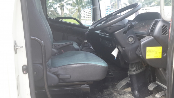 รถหกล้อตู้บรรทุกตู้สิบบาน ก๊าซ CNG แท้จากโรงงาน ปี 53