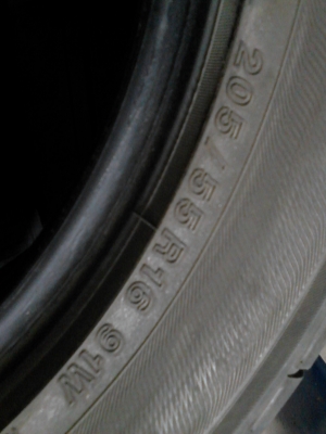 205/55R16 YOKOHAMA ADVAN dB decibel  ปี2011 ชุด 4 เส้น  TEL.081-427-3941