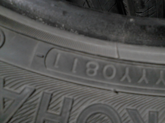 205/55R16 YOKOHAMA ADVAN dB decibel  ปี2011 ชุด 4 เส้น  TEL.081-427-3941