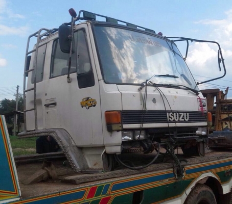 ขายหัวเก๋งสิบล้อ ISUZU rocky พร้อมอุปกรณ์ตามรูป ตู้แอร์ แป้นเบรคจิฟฟี่ ภายในครบ