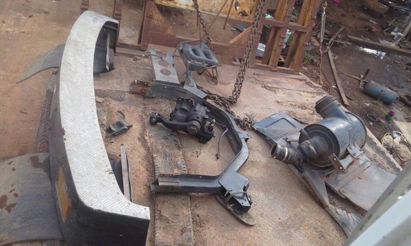 ขายหัวเก๋งสิบล้อ ISUZU rocky พร้อมอุปกรณ์ตามรูป ตู้แอร์ แป้นเบรคจิฟฟี่ ภายในครบ