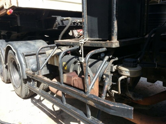 รถฮีโน่ 10 ล้อ  หัวลาก  320 แรงม้า. ปี 47  ( ขายแม่ , ลูก )  สนใจติดต่อ 081 - 6079515