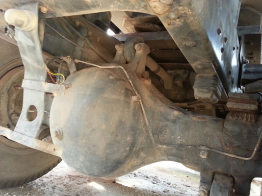 รถฮีโน่ 10 ล้อ  หัวลาก  320 แรงม้า. ปี 47  ( ขายแม่ , ลูก )  สนใจติดต่อ 081 - 6079515