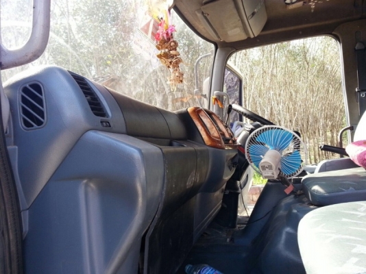 รถฮีโน่ 10 ล้อ  หัวลาก  320 แรงม้า. ปี 47  ( ขายแม่ , ลูก )  สนใจติดต่อ 081 - 6079515