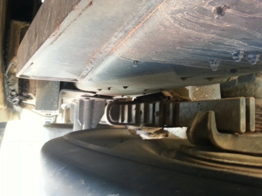 รถฮีโน่ 10 ล้อ  หัวลาก  320 แรงม้า. ปี 47  ( ขายแม่ , ลูก )  สนใจติดต่อ 081 - 6079515