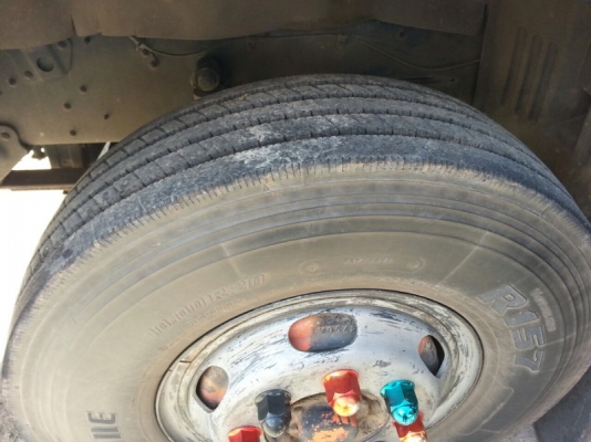 รถฮีโน่ 10 ล้อ  หัวลาก  320 แรงม้า. ปี 47  ( ขายแม่ , ลูก )  สนใจติดต่อ 081 - 6079515