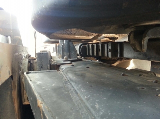 รถฮีโน่ 10 ล้อ  หัวลาก  320 แรงม้า. ปี 47  ( ขายเฉพาะแม่ . )   สนใจติดต่อ 081 - 6079515