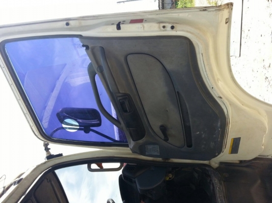 รถฮีโน่ 10 ล้อ  หัวลาก  320 แรงม้า. ปี 47  ( ขายเฉพาะแม่ . )   สนใจติดต่อ 081 - 6079515