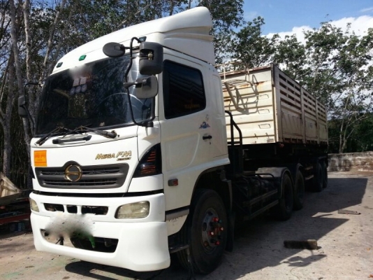 รถฮีโน่ 10 ล้อ  หัวลาก  320 แรงม้า. ปี 47  ( ขายเฉพาะแม่ . )   สนใจติดต่อ 081 - 6079515