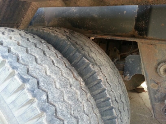 ขายหางพ่วง ซิมิดั้ม  2 เพลา. ปี 53  สนใจติดต่อ 081 - 6079515