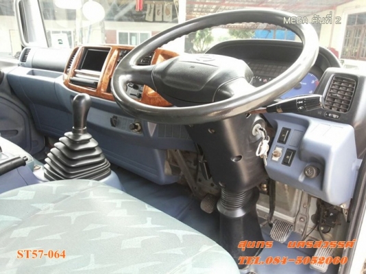 ขายด่วน รถบรรทุก 6 ล้อ HINO MEGA 150 แรงEURO-2 ตู้ 3 บาน รถห้างแท้ สภาพเดิมๆสวย พร้อมใช้สุดๆ ราคาสุดคุ้ม