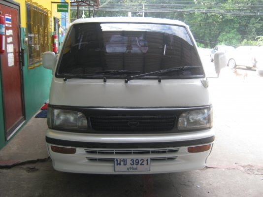 รถตู้ หัวจรวด